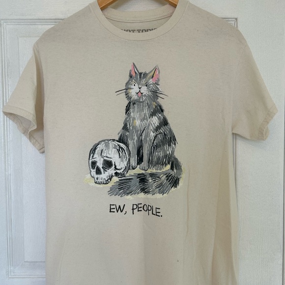 Cat Graphic T-Shirt from Hot Topic - Picture 2 of 3